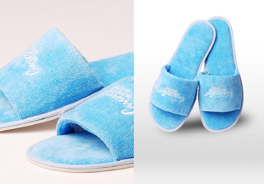 Velour-Slipper (blau eingefärbt) Zehen offen mit EVA-Sohle